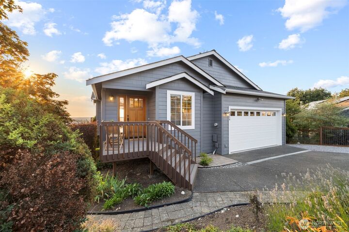 Property Photo: 3358 Bellevue Place WA 98226