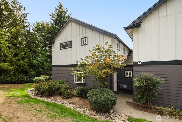 Property Photo:  22715  4th Avenue W 102  WA 98021 