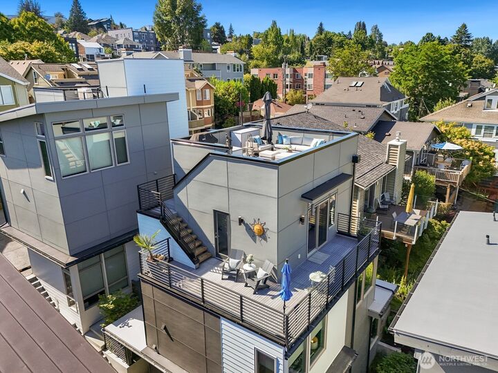 1823  26th Ave B  Seattle WA 98122 photo