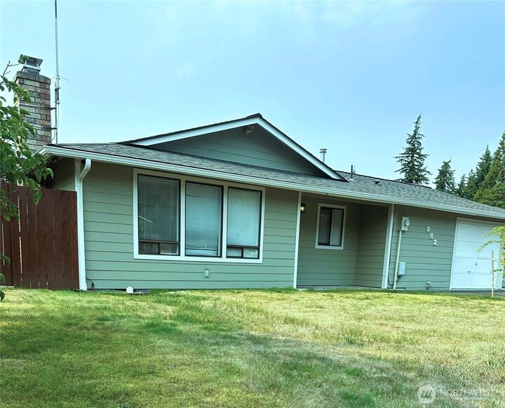 Property Photo: 802 39th Place WA 98229