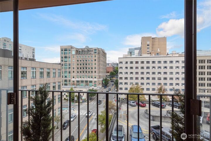 Property Photo: 1120 8th Avenue 1003 WA 98101