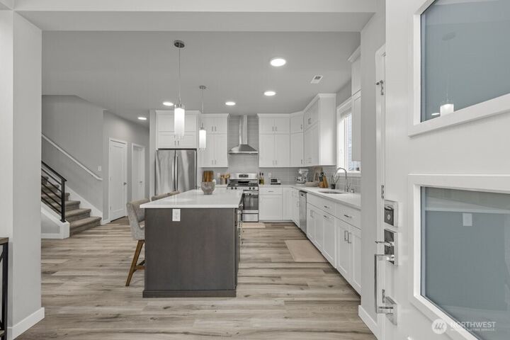 Property Photo: 12925 186th Avenue E WA 98391
