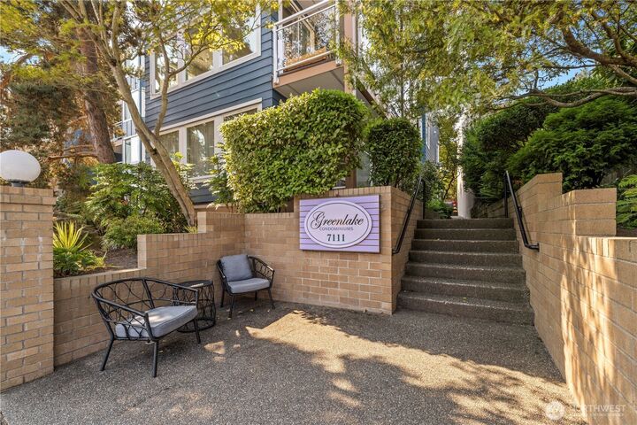 Property Photo: 7111 Linden Avenue N 401 WA 98103