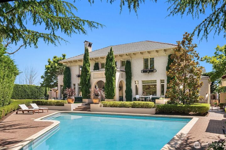 Property Photo:  3103  Mount Rainier Drive S  WA 98144 