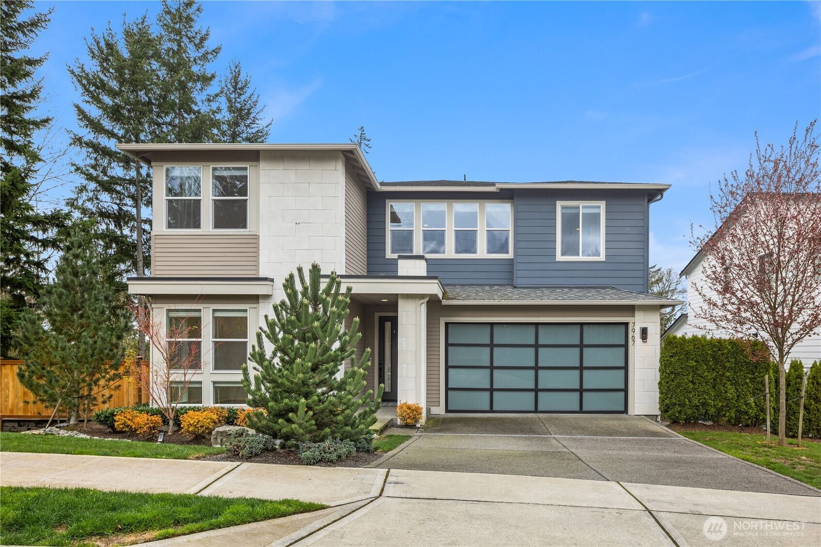 Property Photo: 7967 112th Lane SE WA 98056