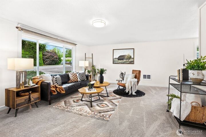 Property Photo:  1007  Alice Avenue  WA 98290 