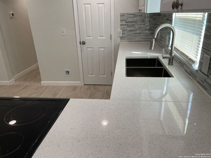 Property Photo:  629 S Gevers  TX 78203 