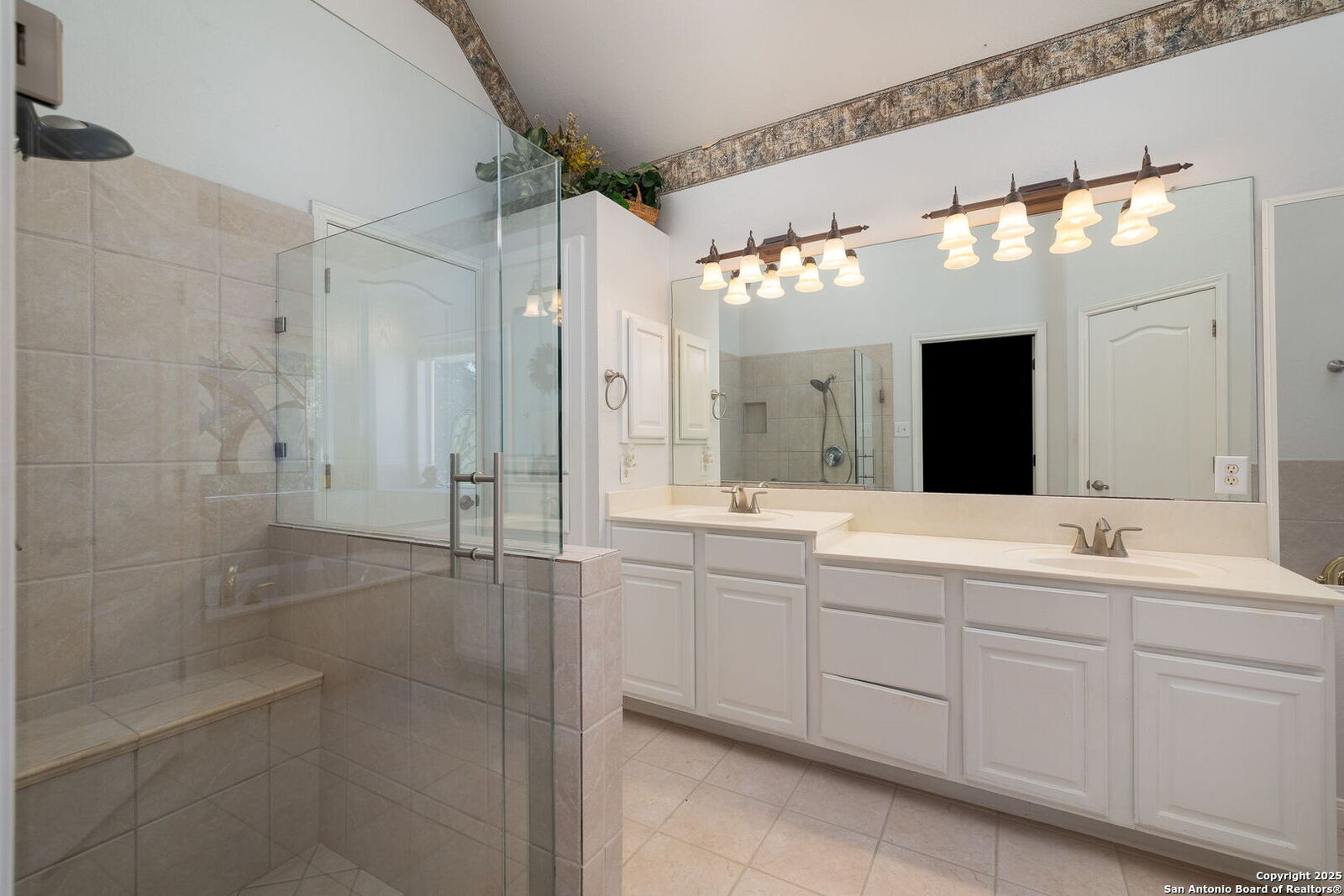 Property Photo: 914 Grassy Mdw TX 78258