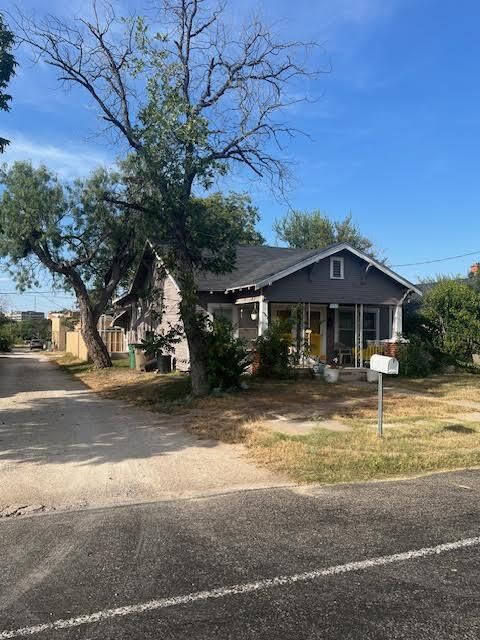Property Photo: 210 W Ave B TX 76903