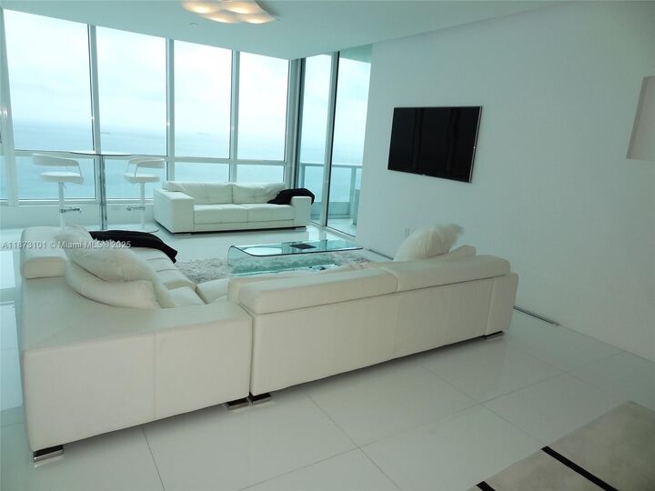 Property Photo: 100 S Pointe Dr 3105 FL 33139