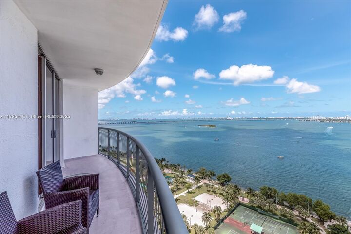 1750 N Bayshore Dr 2402  Miami FL 33132 photo