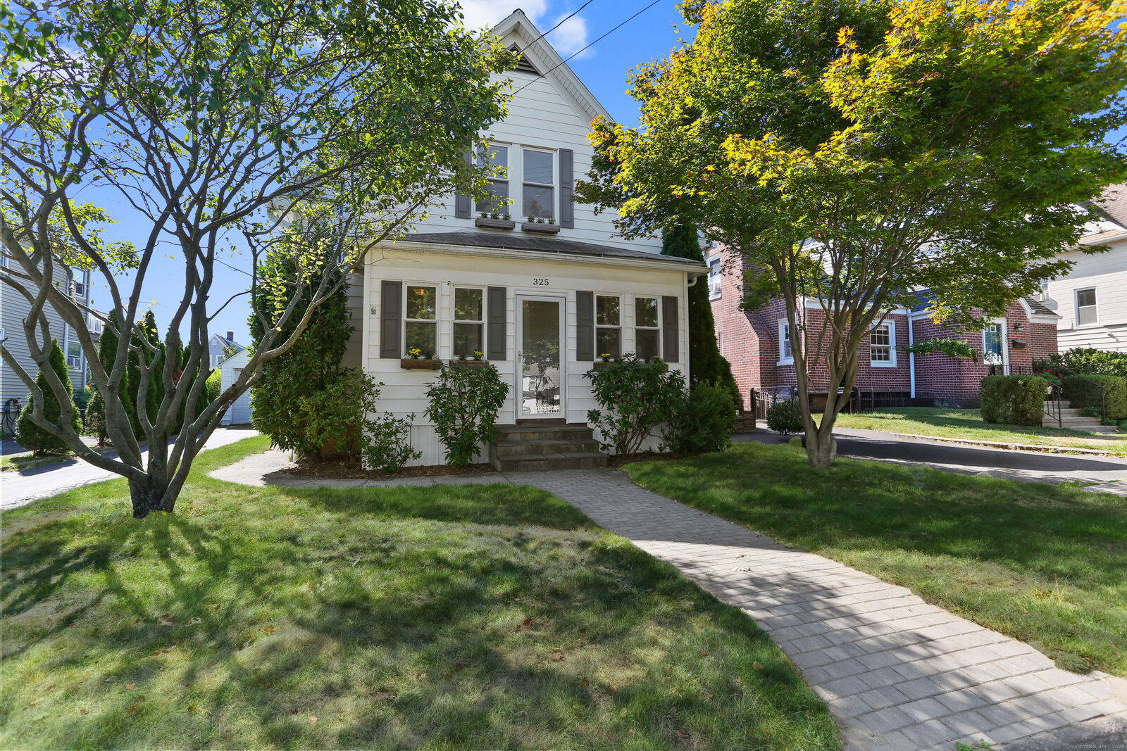 Property Photo: 325 Suburban Avenue CT 06825