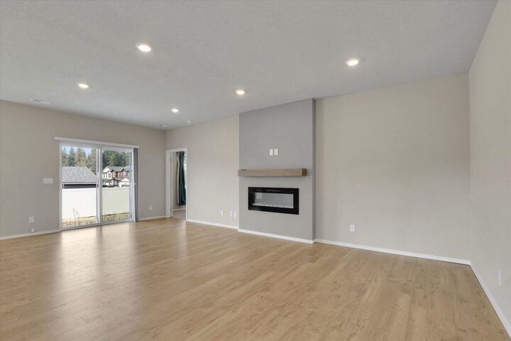 Property Photo: 12315 E Dickens Ln WA 99206