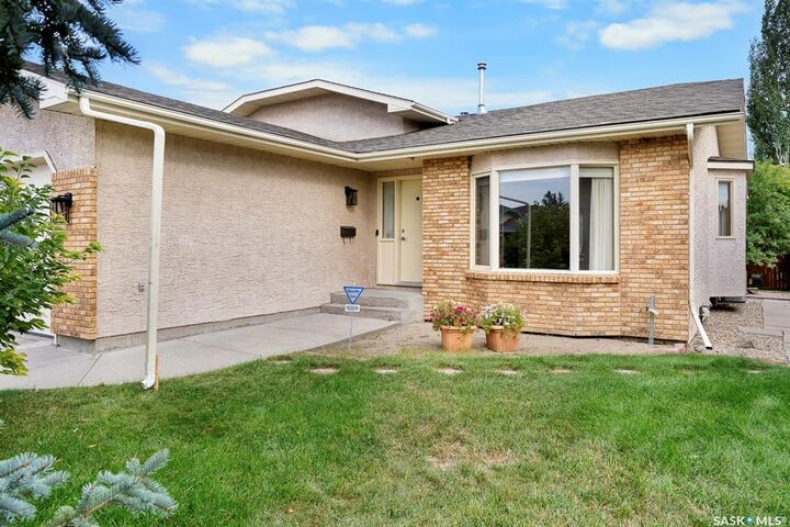 Photo de la propriété:  2923 Neff Road E  SK S4V 1X2 