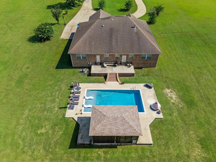 Property Photo:  230 Turkey Run Lane  FL 32333 