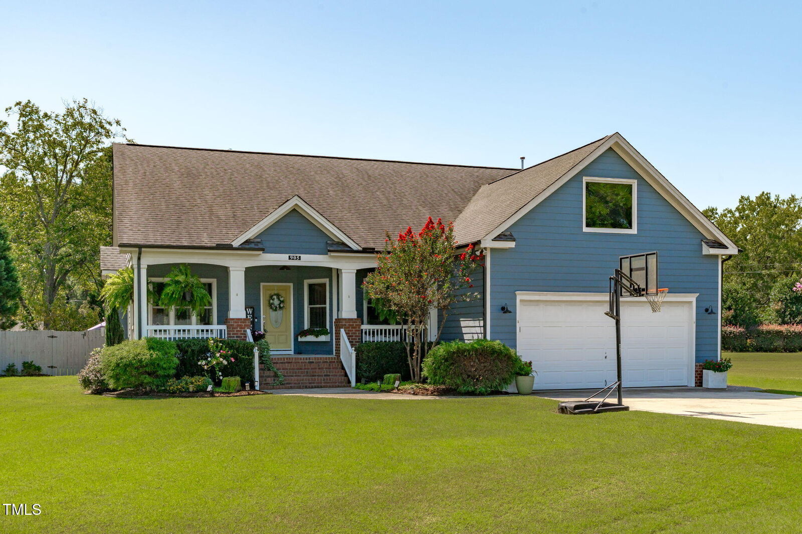 Property Photo:  905 Nakina Drive  NC 27526 