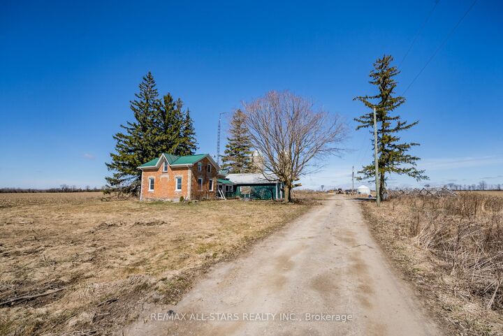 Property Photo: 201 Royal Oak Road ON K0M 2J0