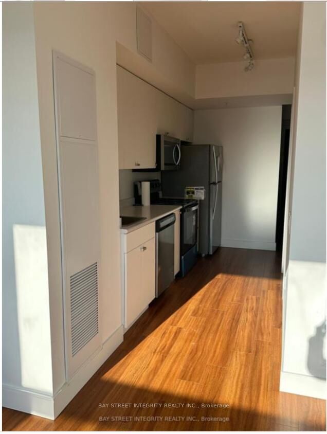 Property Photo:  1 Wellington St. Street Unit 811  ON N3T 2L3 