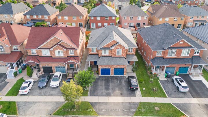 Property Photo:  6496 Rallymaster Heights  ON L5W 1P7 