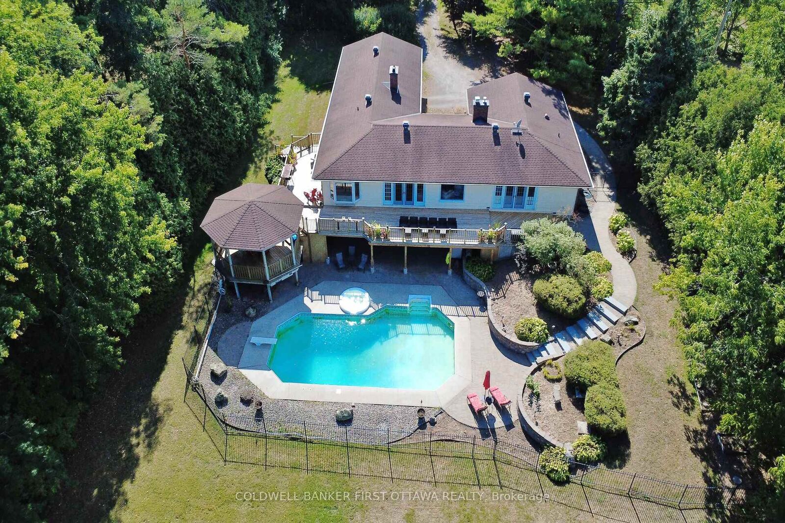 Property Photo: 5937 Rideau Valley Drive N ON K4M 1B3