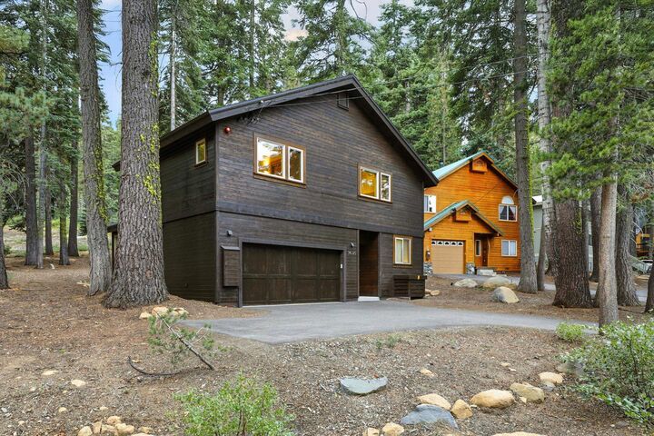 14325 Copenhagen Drive  Truckee CA 96161 photo