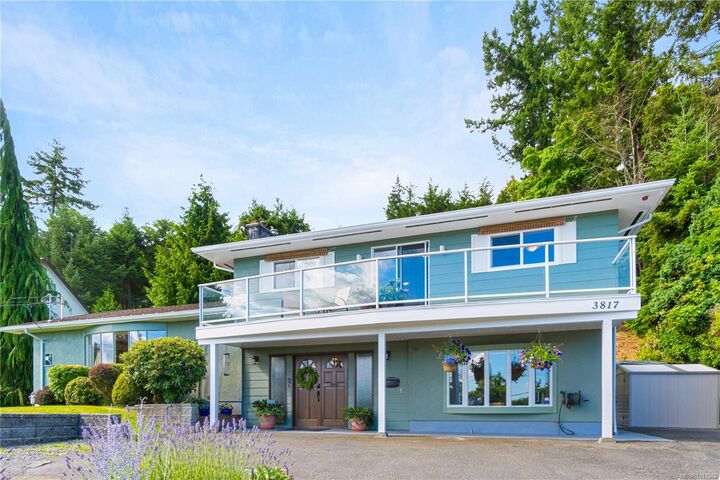 Property Photo: 3817 Hammond Bay Rd BC V9T 1G4