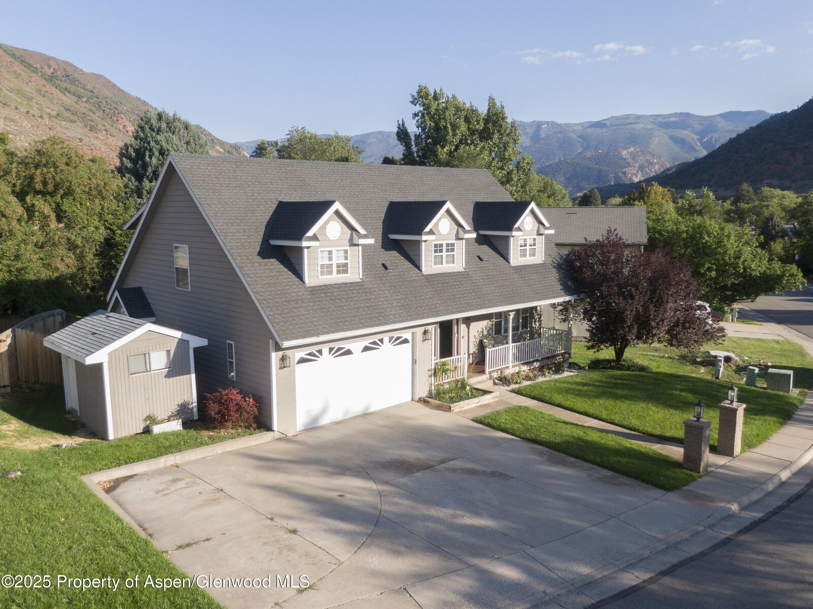Property Photo:  1003 Park West Drive  CO 81601 