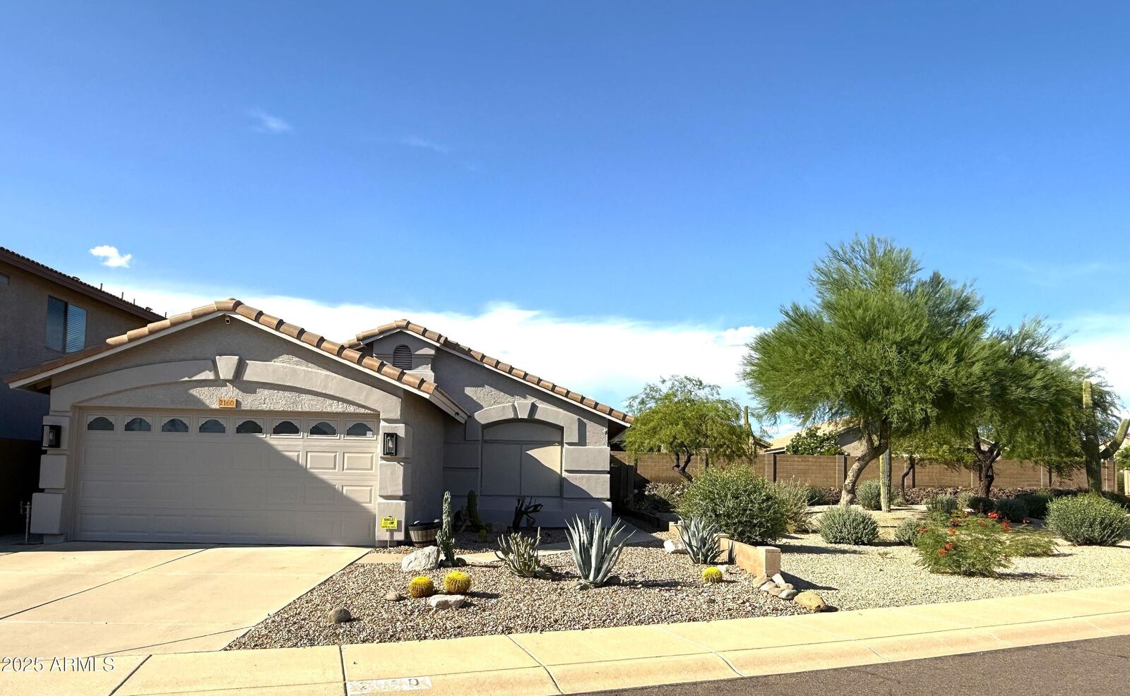Property Photo: 2160 E Casitas Del Rio Drive AZ 85024