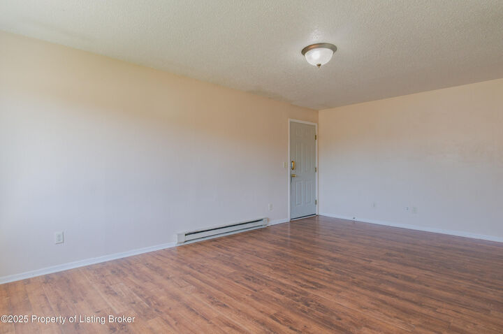 Property Photo:  577 2nd Avenue SW  ND 58601 