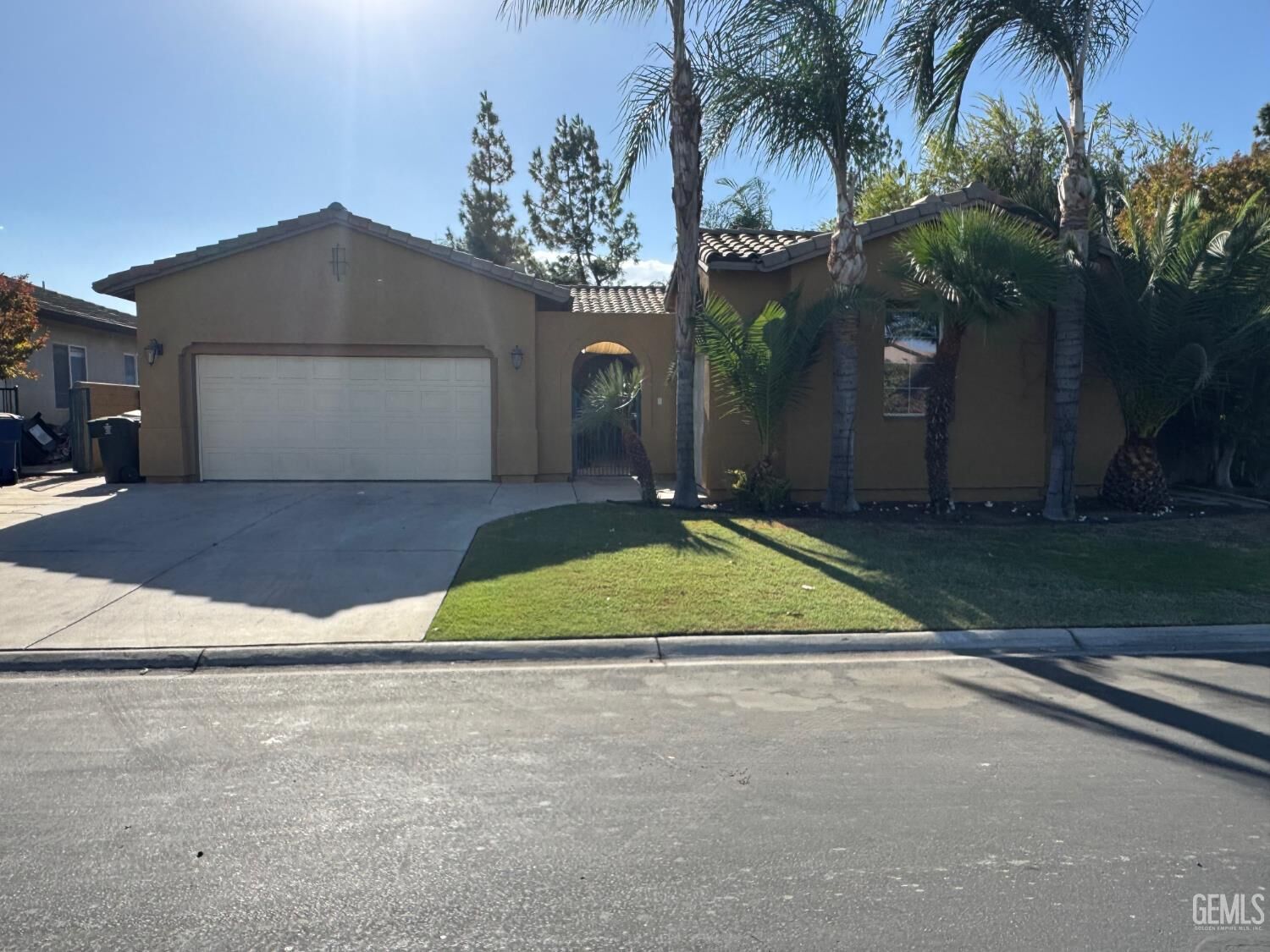 Property Photo:  5011 Pelican Hill Drive  CA 93312 
