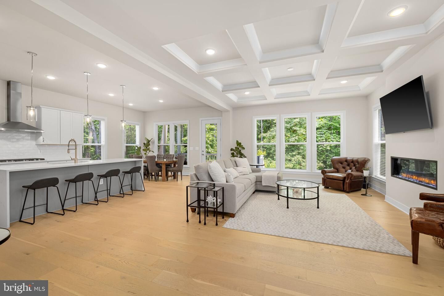 Property Photo:  4615 Wood Glen Road  VA 22032 