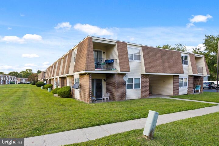 Property Photo: 33 Florence Tollgate Place -6 NJ 08016