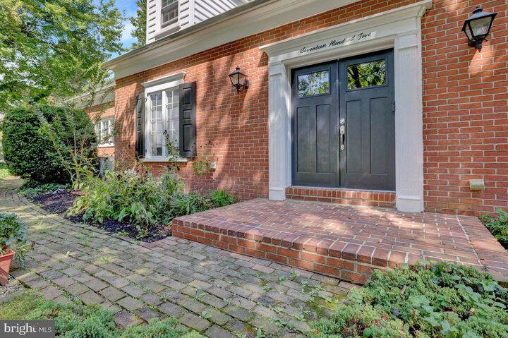 Property Photo:  1705 Wheatland Avenue  PA 17603 