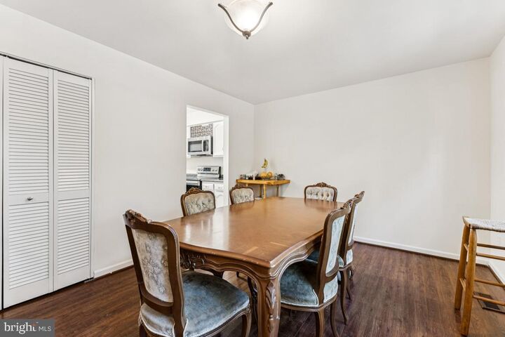 Property Photo: 10255 Braddock Road VA 22032