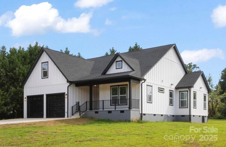Property Photo: 2589 Polo Lane NC 28650