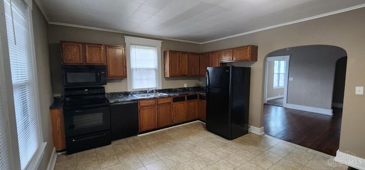 Property Photo: 909 W Main Street OH 45177