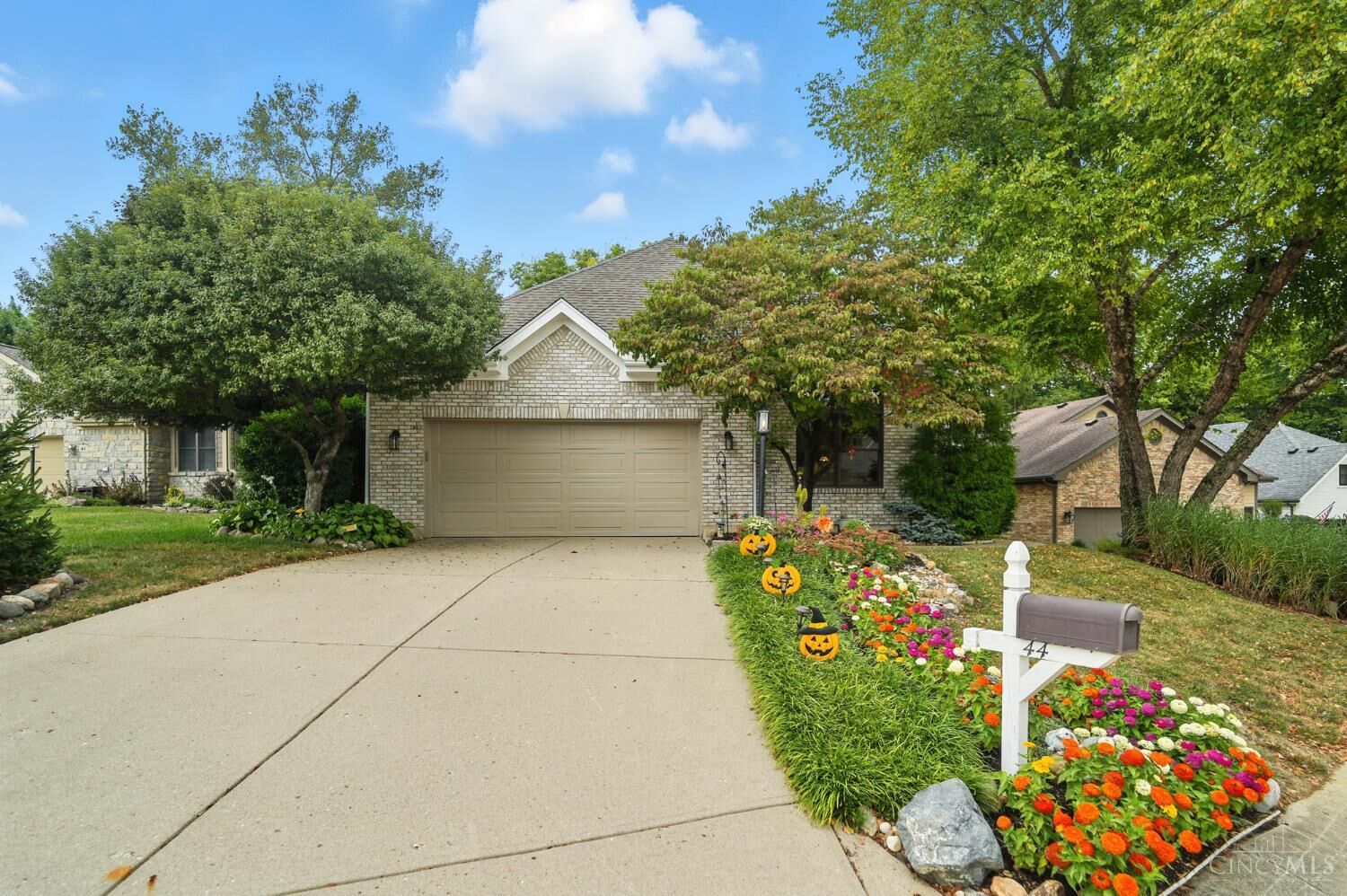 Property Photo: 44 Dunnington Court OH 45066