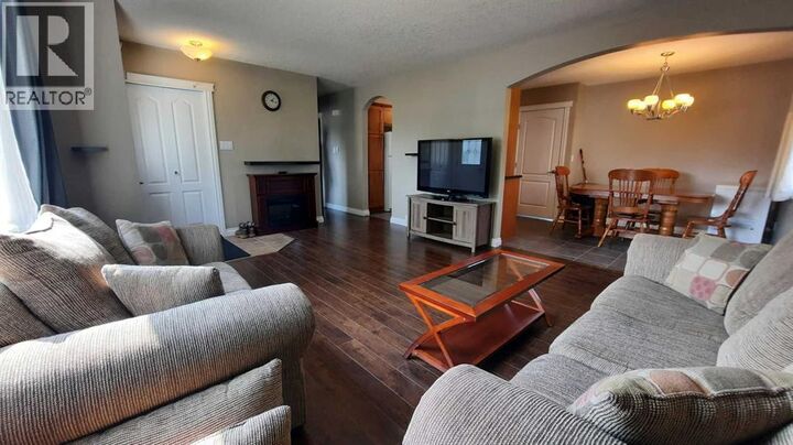 Property Photo:  145 5 Street  AB T0J 0Y0 