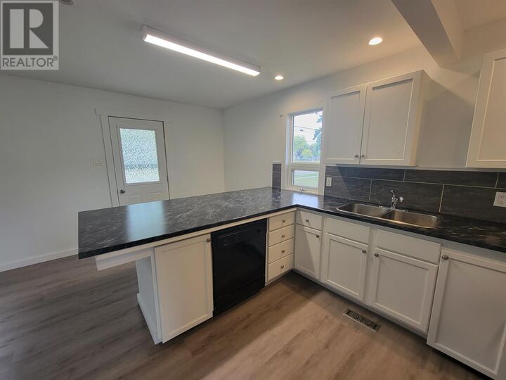 Property Photo:  613 Third St W  ON P9A 3B3 