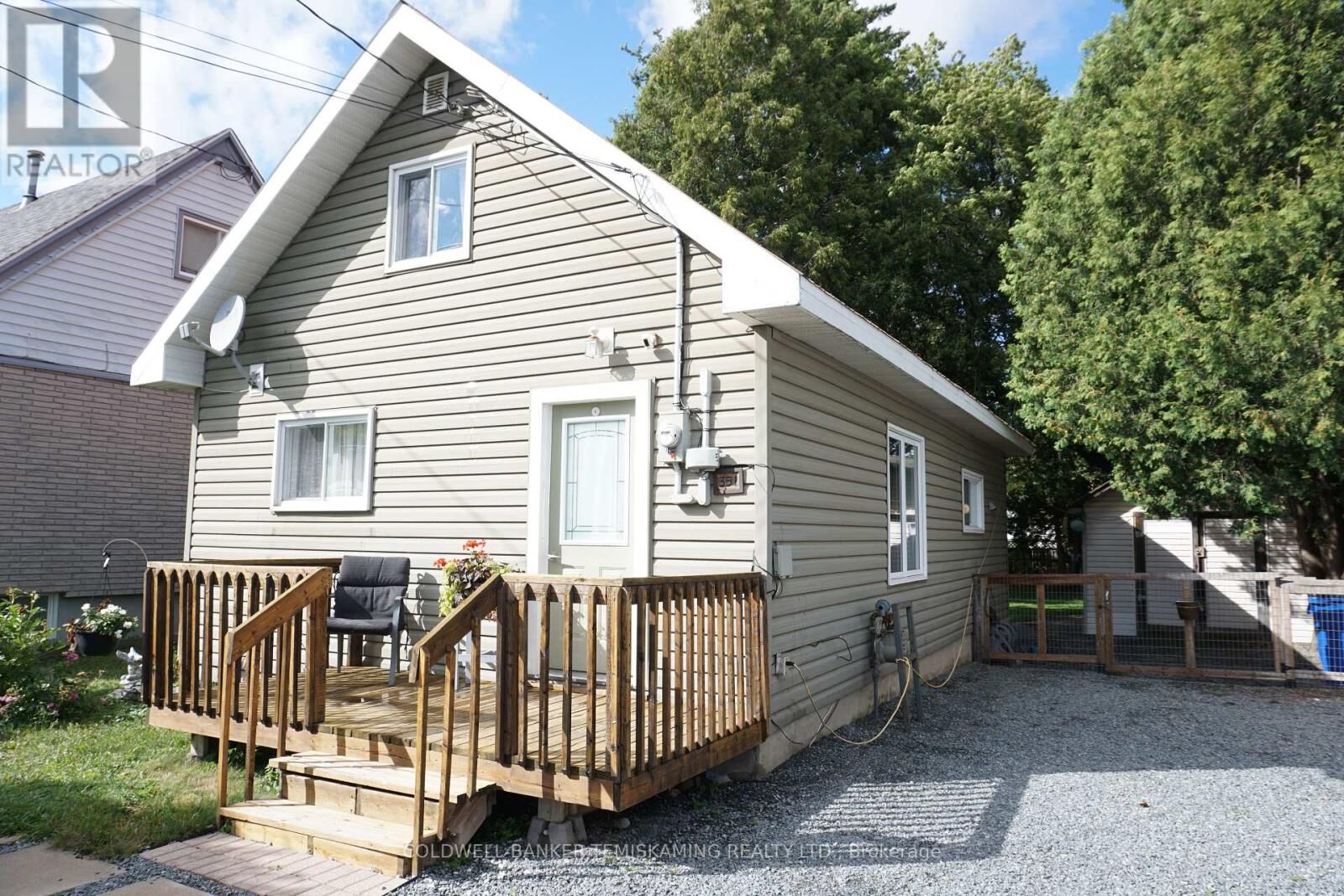 Photo de la propriété: 351 Broadwood Avenue ON P0J 1P0