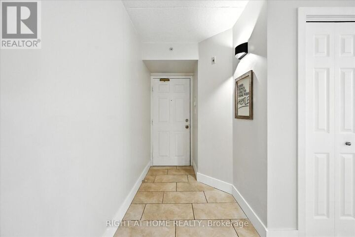 Photo de la propriété:  1421 Walkers Line 102  ON L7M 4P4 