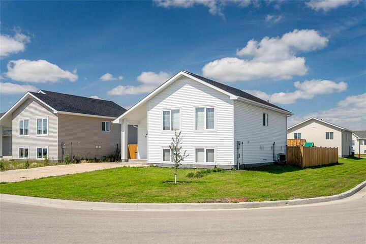 Photo de la propriété: 92 York Crescent MB R5G 2V4