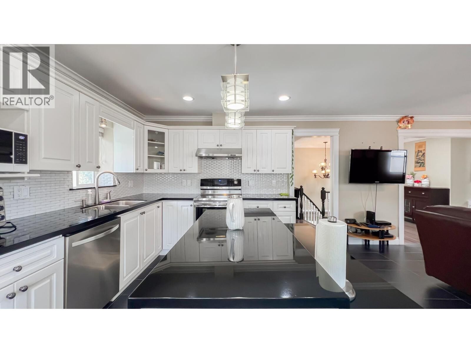 Property Photo: 2041 Edinburgh Street BC V3M 2X7