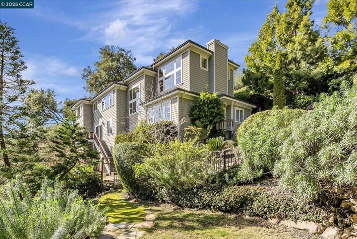 4 Berrybrook Hollow  Orinda CA 94563 photo