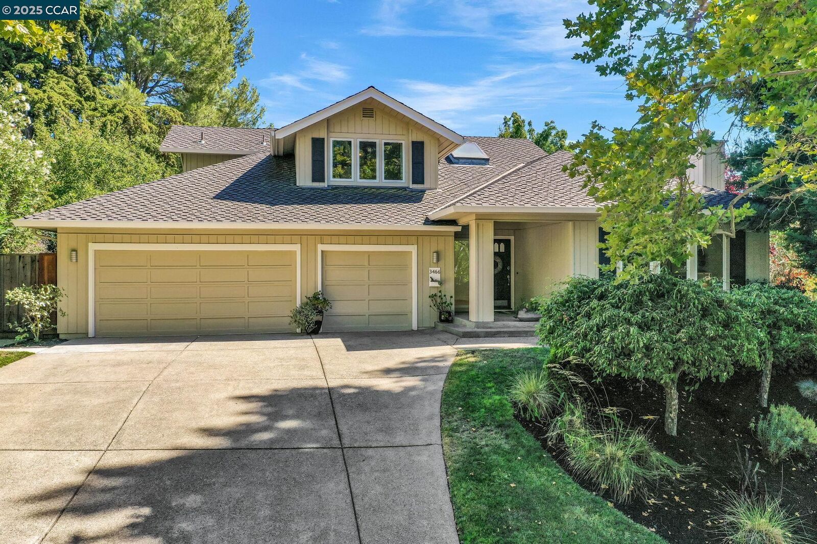 Property Photo: 3466 Silver Maple Dr CA 94506