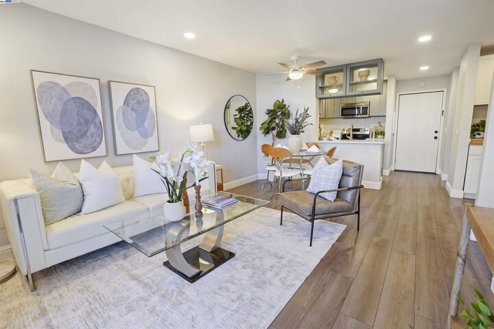 Property Photo: 29300 Dixon St 106 CA 94544