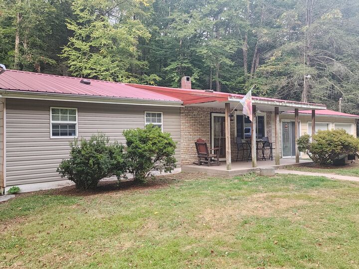 Property Photo: 7505 Canvas Nettie Rd WV 26662
