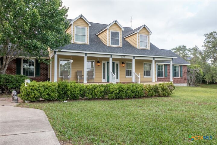 Property Photo: 403 Oakside Drive TX 77905