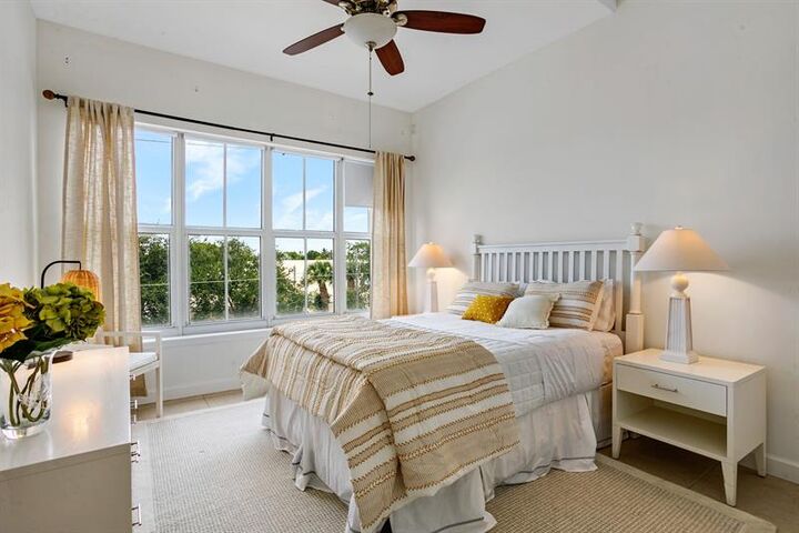 Property Photo:  3960 N Flagler Drive 306  FL 33407 