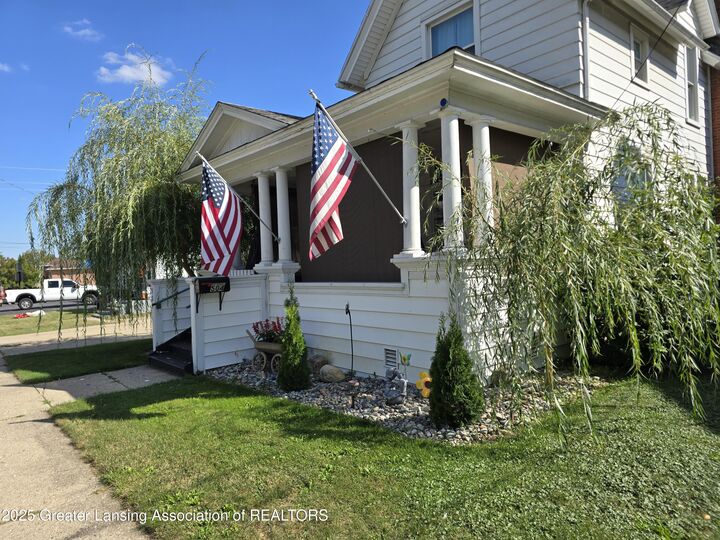Property Photo:  504 E State Street  MI 48879 